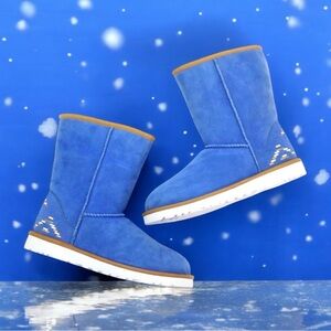 🆕💕UGG Classic Short Rustic Weave Sheepskin Boot • Blue • 7 US • NWOT *Read Below